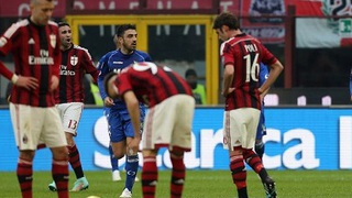AC Milan 1-2 Sassuolo: Simone Zaza 'kết liễu' tham vọng 3 điểm của Milan
